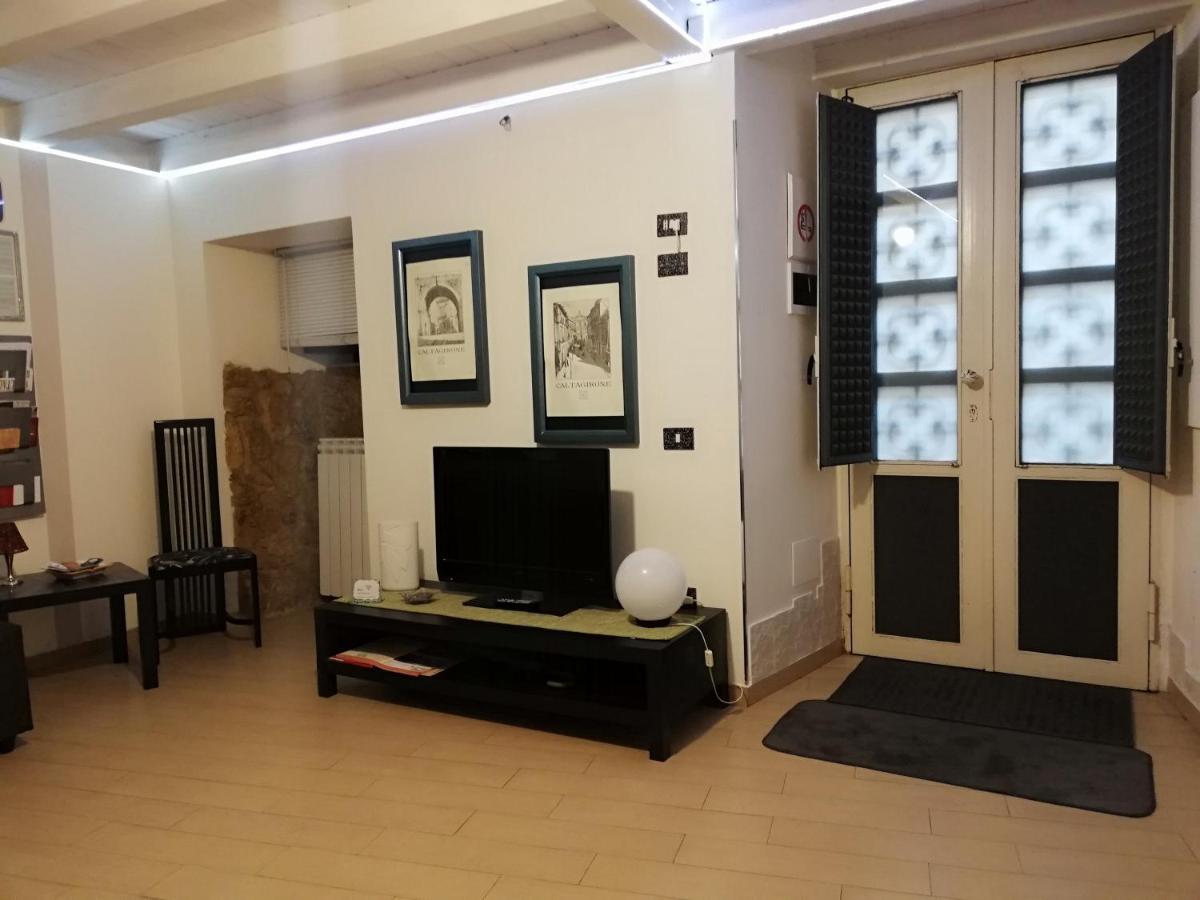 Palazzo Sant'Elia Hotel Caltagirone Exterior photo